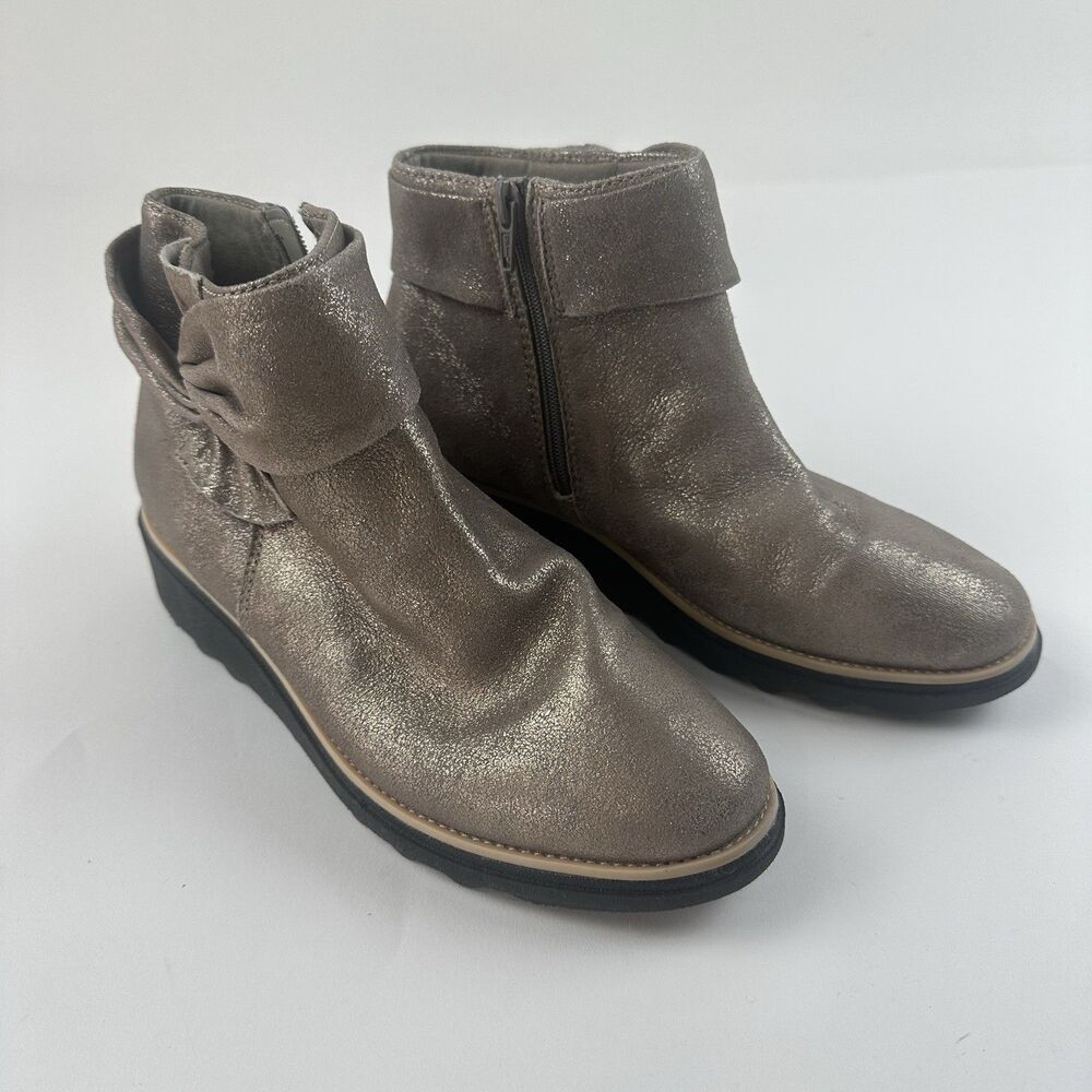 Clarks Collection Sharon Zip Ankle Bootie Women’s 7.5 Gold Taupe Comfort Casual